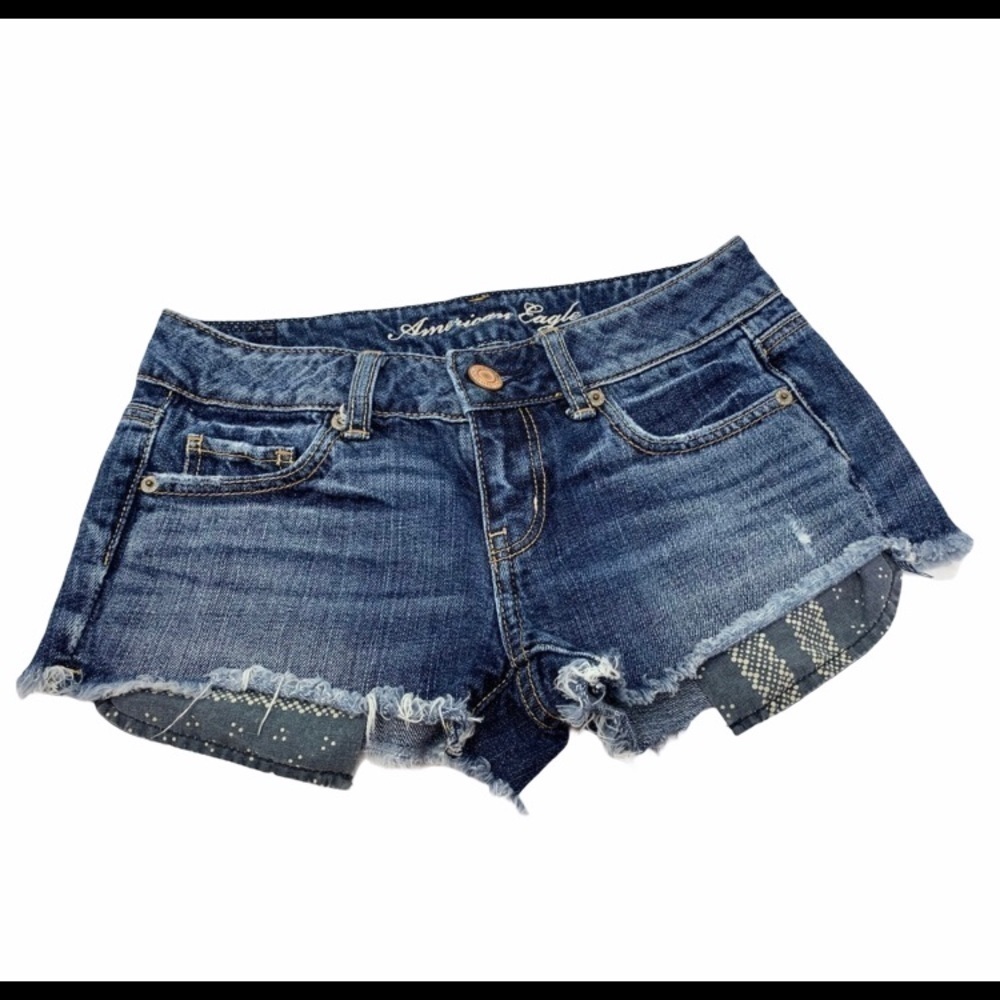 AMERICAN EAGLE FRAYED JEAN SHORTS 00
